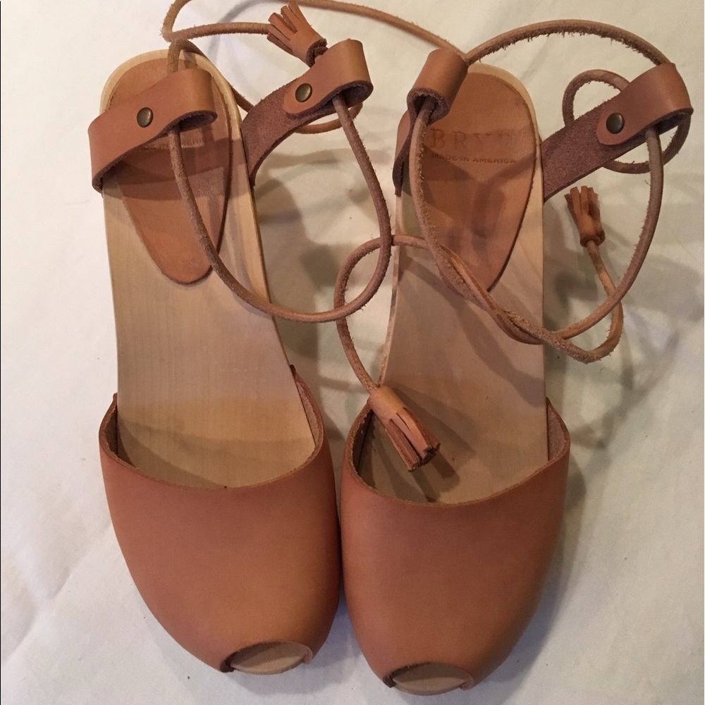 Bryr Clogs Open Toe Ankle Tie Blush in 37 (US 7)