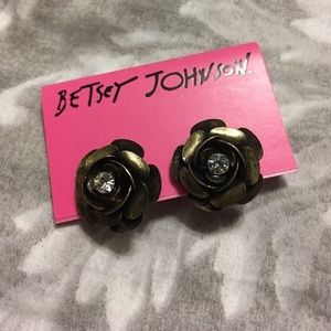NWT Betsey Johnson Antique Rose Earrings