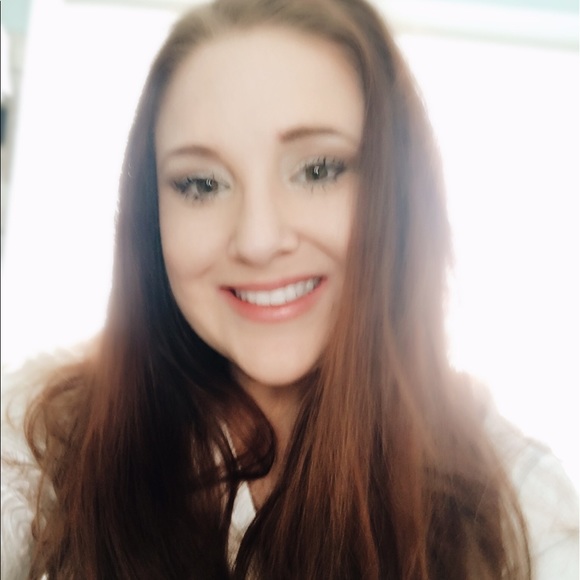 Meet your Posher, Lyra - Picture 2 of 4