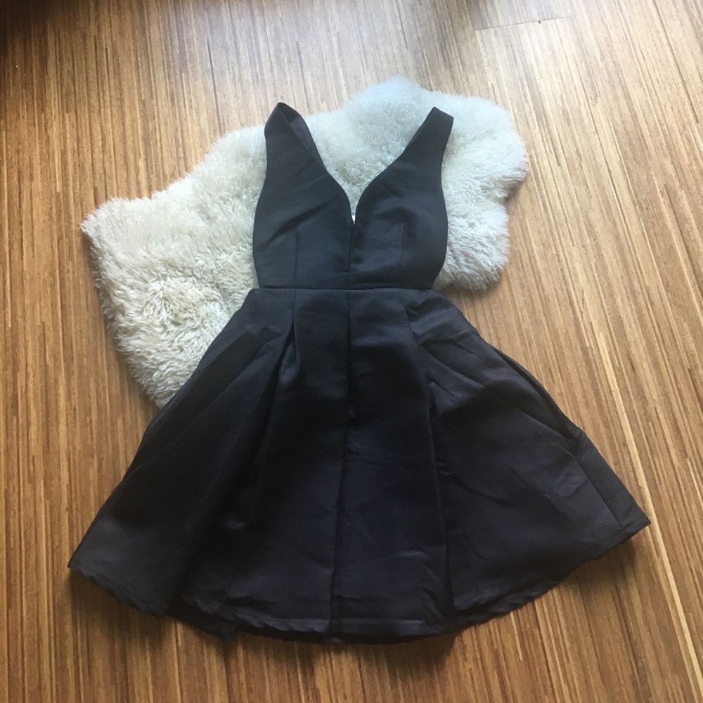 Super cute little black dress