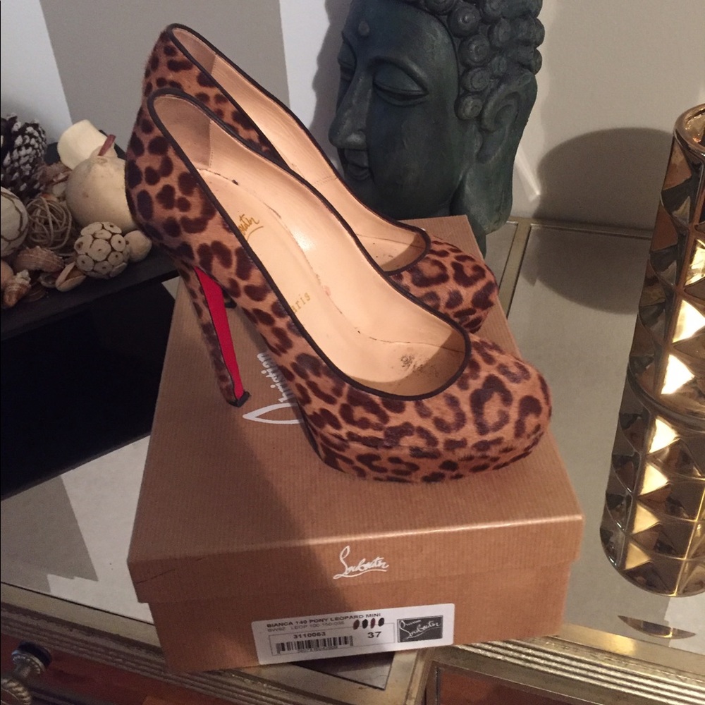 Christian Louboutin - Picture 2 of 2