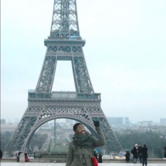 Meet your Posher 👋🏾 - Picture 2 of 6