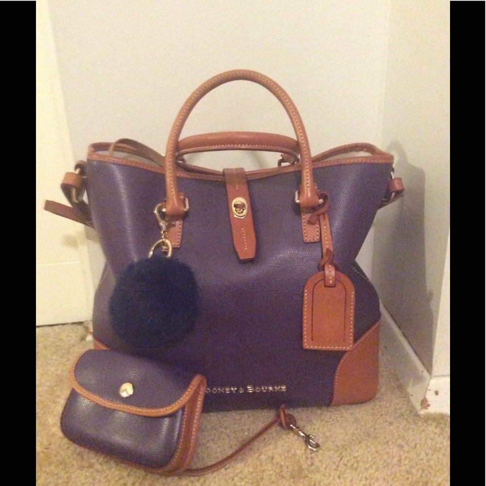 💥💥Dooney and Bourke Shelby Shopper💥💥