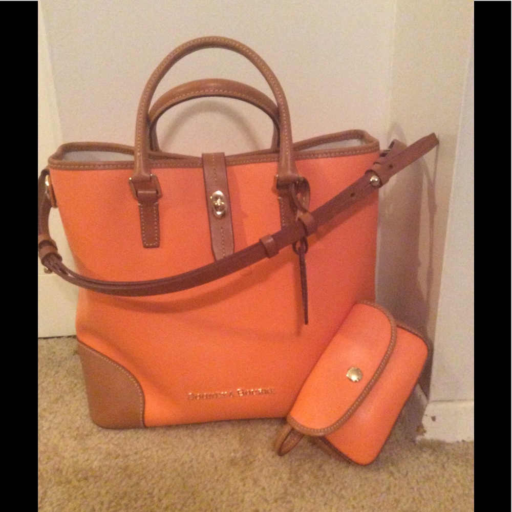 💥💥Dooney and Bourke Shelby Shopper💥💥