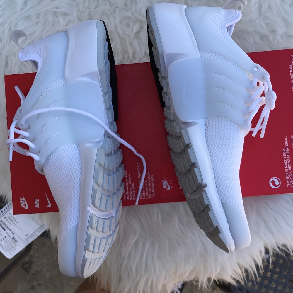 NIKE WOMENS AUTHENTIC PRESTO  Sz 8 new - Picture 4 of 5