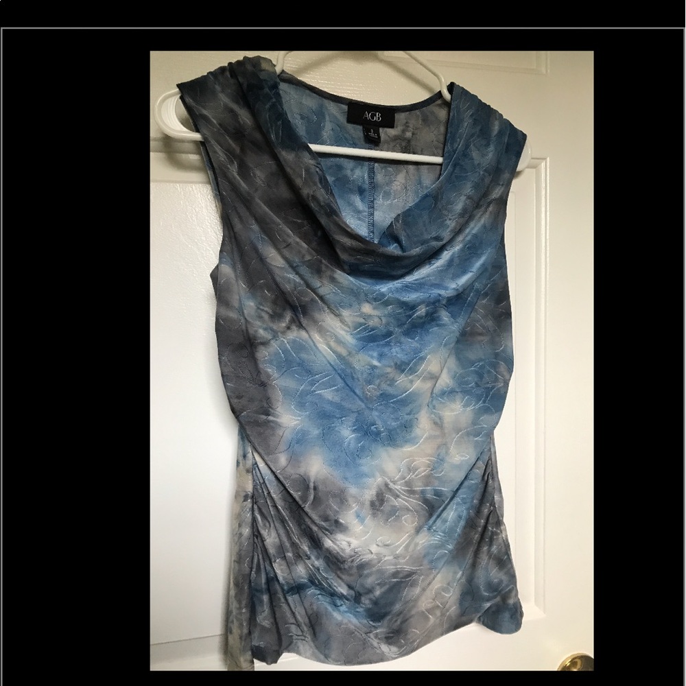 Blue/gray sleeveless blouse