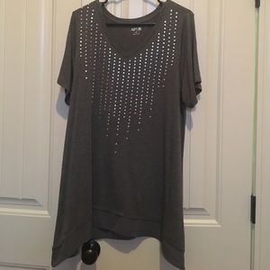 Worn once Comfortable & cute blouse. Size 0X Apt.9