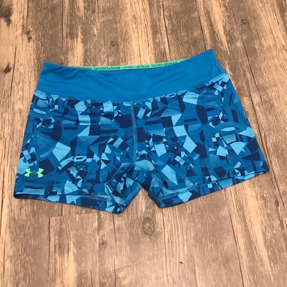 Under Armor fitted  shorts Size Medium