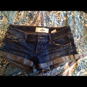 Hollister jean shorts size 0. MAKE ME AN OFFER