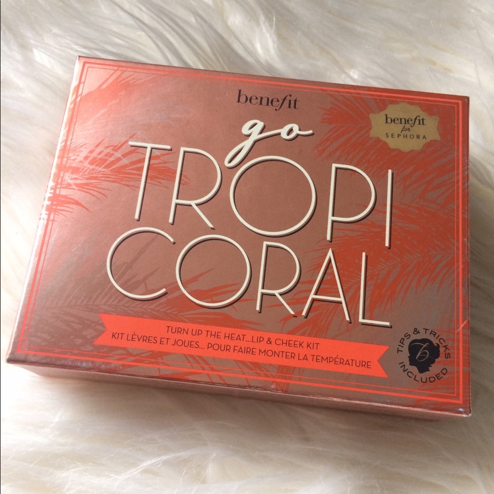 NIB Benefit Tropicoral makeup palette