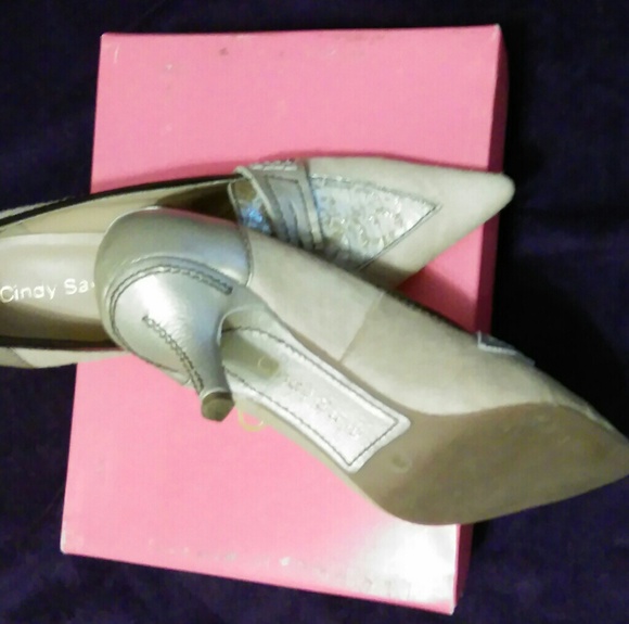 Cindy Says Pumps - Picture 3 of 4