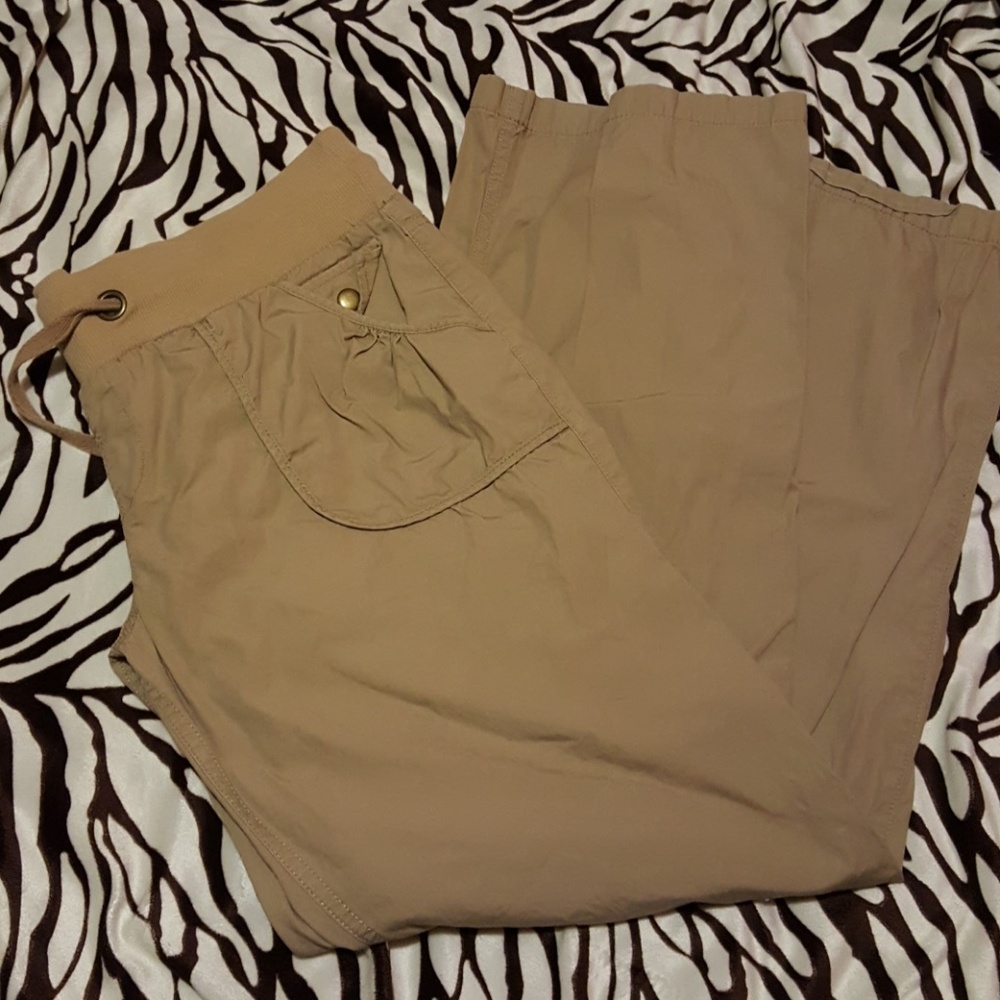 🌹Tan Lightweight Pants🌹