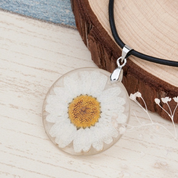 ANY 4 JEWELRY ITEMS FOR $20!! - Picture 3 of 8