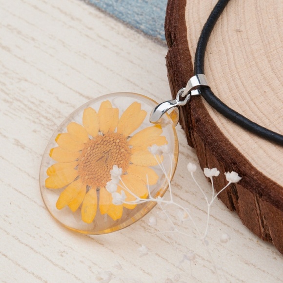 ANY 4 JEWELRY ITEMS FOR $20!! - Picture 7 of 8