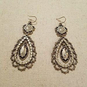 Pearl & Crystal floral earrings.