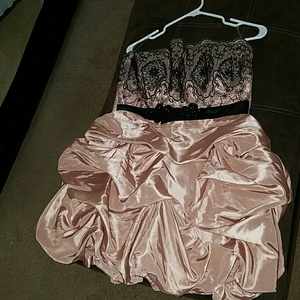 Trixxi Mauve/Black Dress