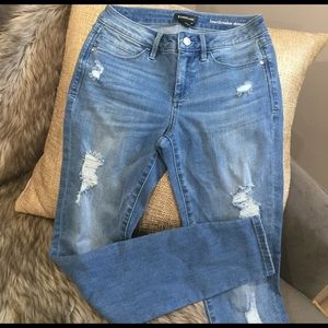 BNWT!! NEW MARKDOWN!! ONLY $40 BEBE skinny jeans