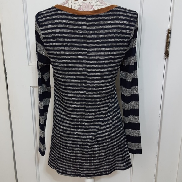 Tru Self Top - Picture 5 of 7