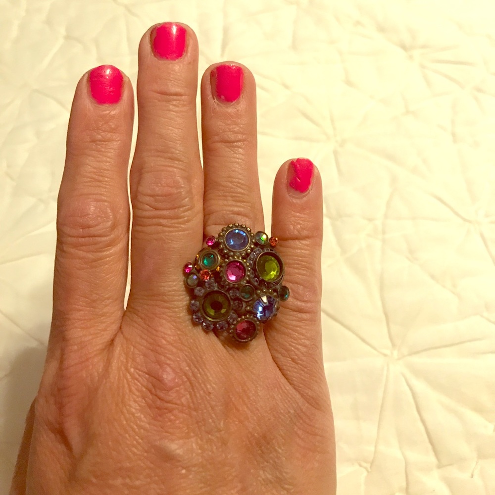 Multi-colored stone ring