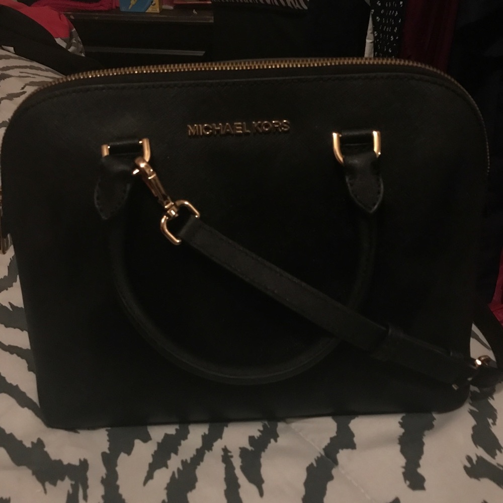 Black Cindy Michael Kors dome
