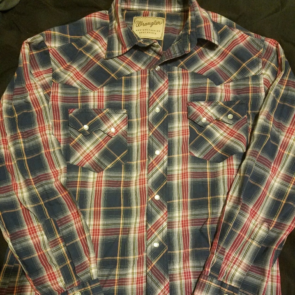 Wrangler plaid snap button up shirt