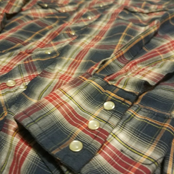Wrangler plaid snap button up shirt - Picture 3 of 5