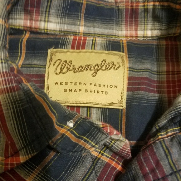 Wrangler plaid snap button up shirt - Picture 4 of 5