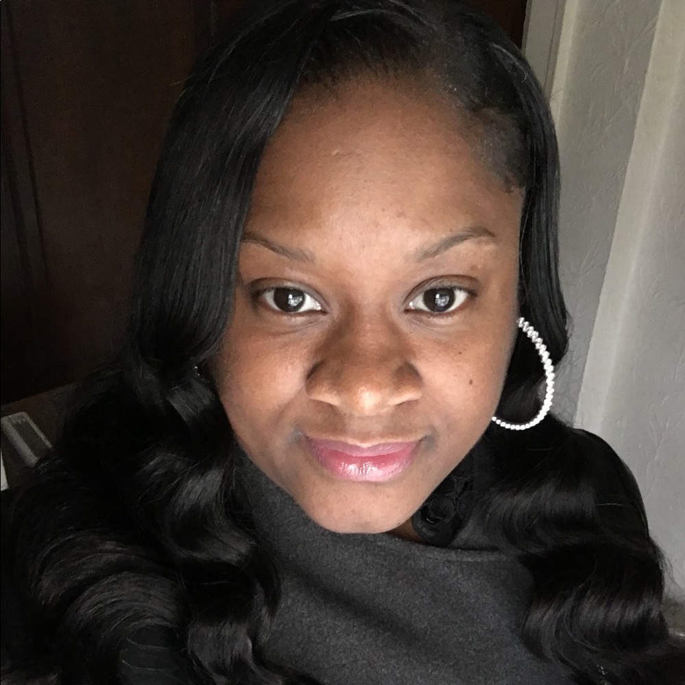 Meet your Posher, Angela