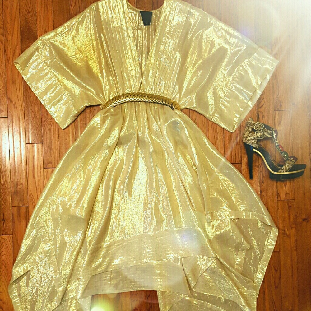 Golden bombshell!