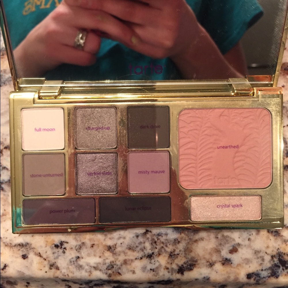 Tarte eyeshadow • a few only swatched!