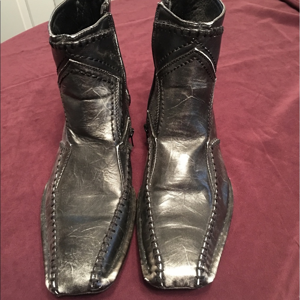 District 3 Mens boots