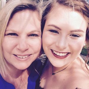 Meet your Posher, Laurie