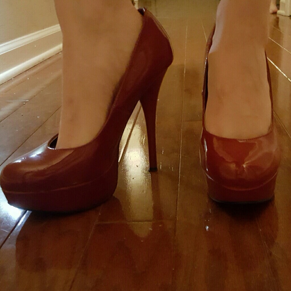 NYLA Red Pumps