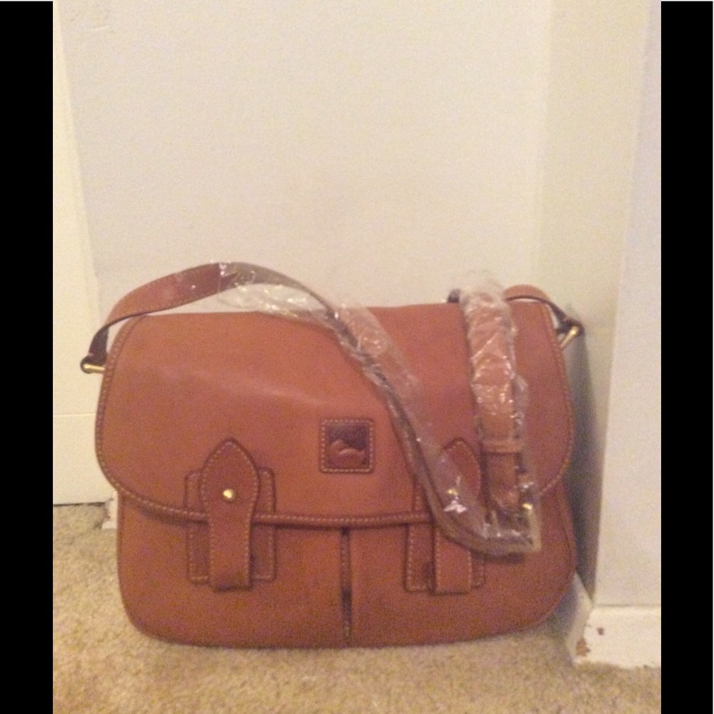 Dooney and Bourke Saddle Bag Natural