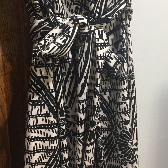 Black and white wrap dress - Picture 2 of 2