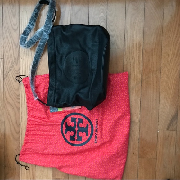 Tory Burch Kipp bucket bag, NWT - Picture 3 of 4