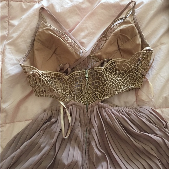 Hello molly playsuit - Picture 4 of 4