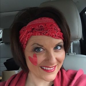 Meet your Posher, Crystal