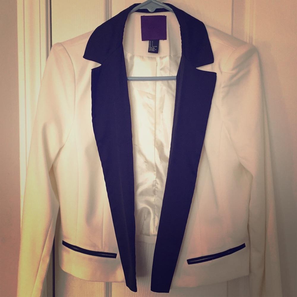 Forever 21 Tuxedo Blazer