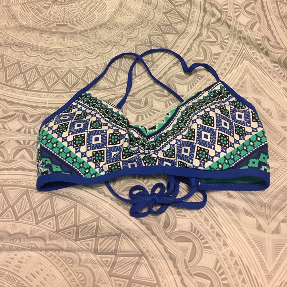 NEXT BY ATHENA PRINTED CRISSCROSS BIKINI TOP