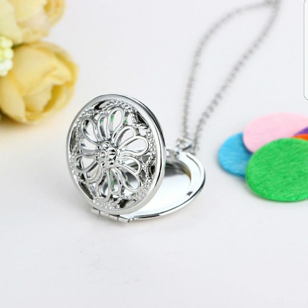 3 FOR  $15. Vintage style Aromatherapy necklace - Picture 2 of 3