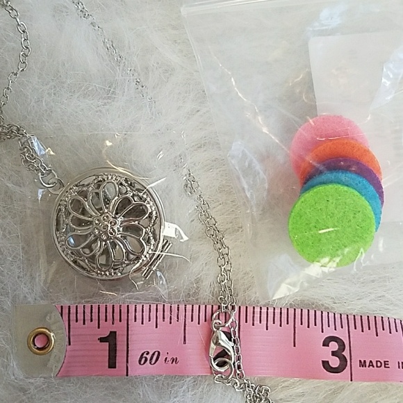 3 FOR  $15. Vintage style Aromatherapy necklace - Picture 3 of 3