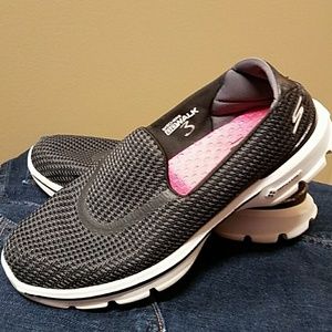 Skechers GO Walk 3. Black. COMFY!