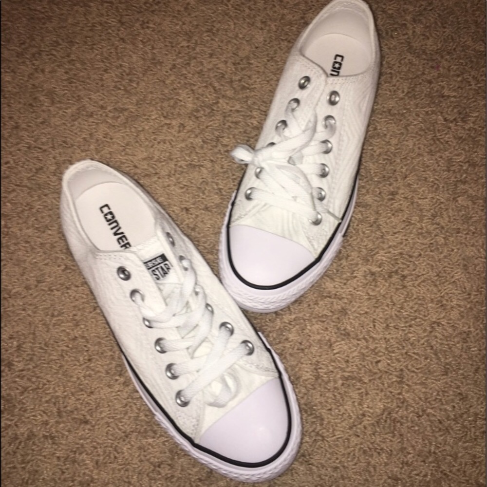 NWOT white converse