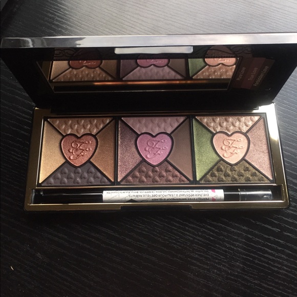 Too Faced Love Passionately Pretty Eye Palette - Picture 2 of 7