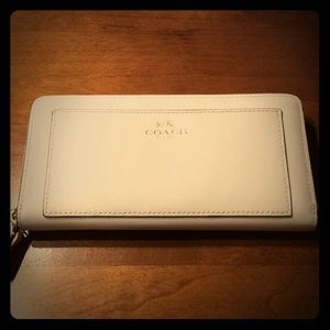 NWOT Coach white saffiano leather wallet!