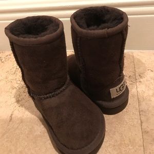 Toddler brown UGGs size 6