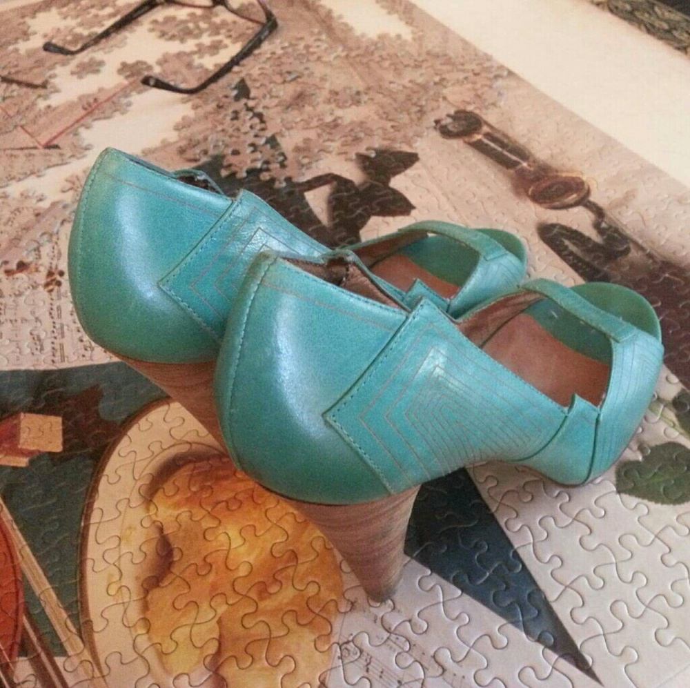 Teal retro open toe pumps