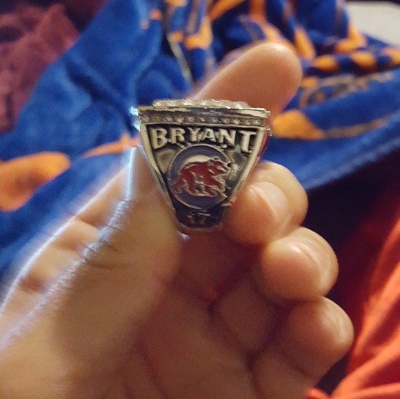 2016 Chicago Cubs World Series Ring - Picture 2 of 4