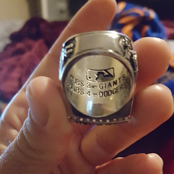 2016 Chicago Cubs World Series Ring - Picture 4 of 4